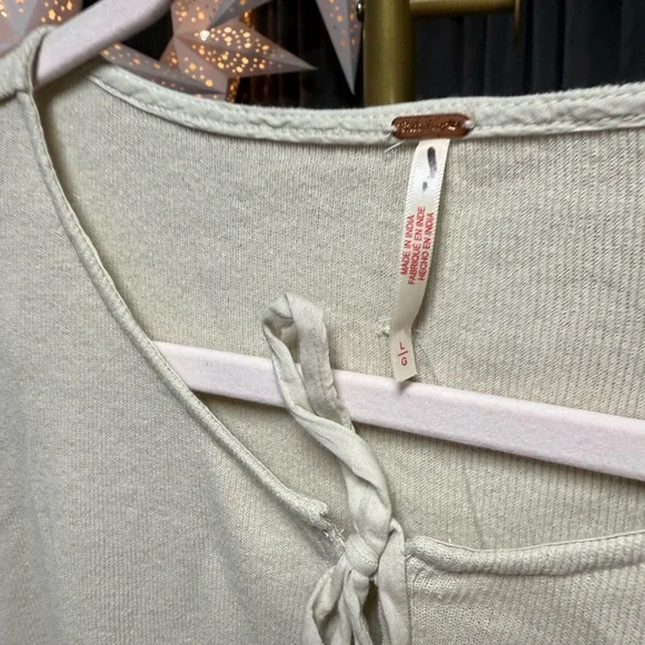 Free People Dipped in Floral Embroidered Cardi in Morning Oat NWOT - Picture 10 of 10